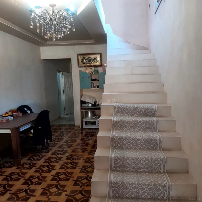 Satılır 5 otaqlı həyət evi 220 m²