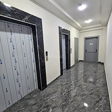 Satılır 2 otaqlı mənzil 88 m²