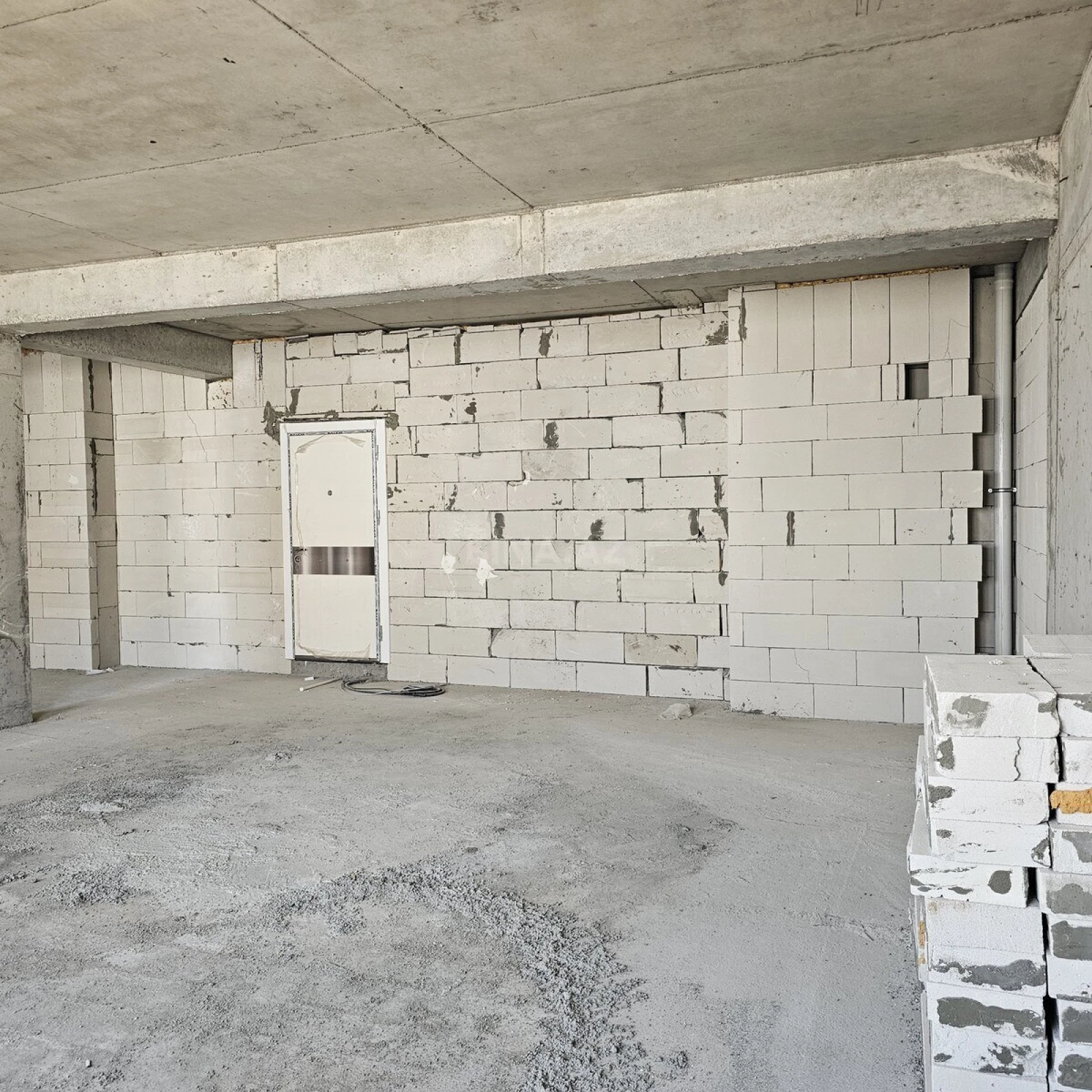 Satılır 2 otaqlı mənzil 88 m²