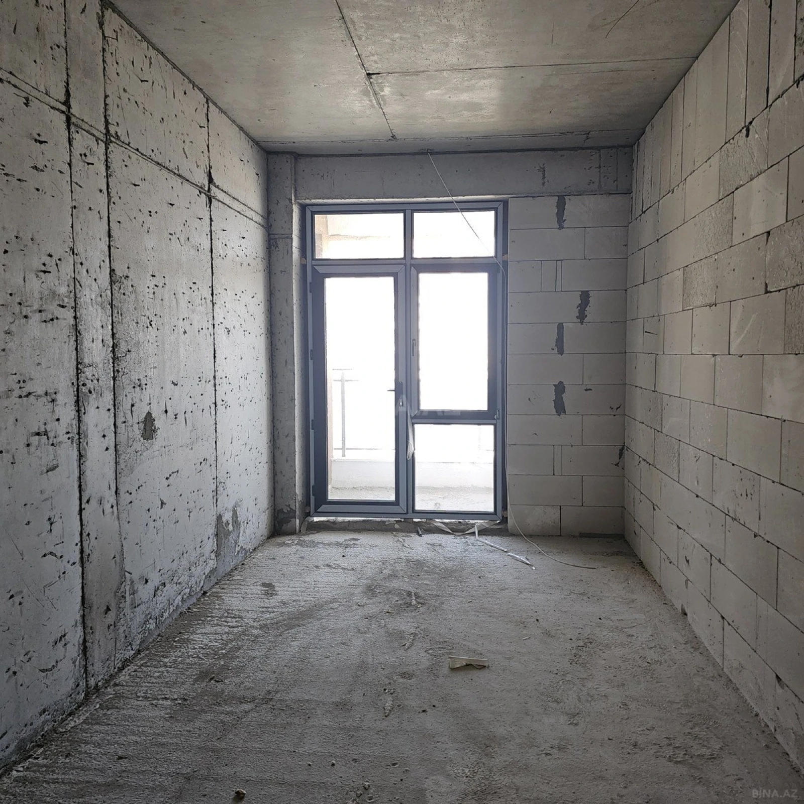 Satılır 2 otaqlı mənzil 88 m²