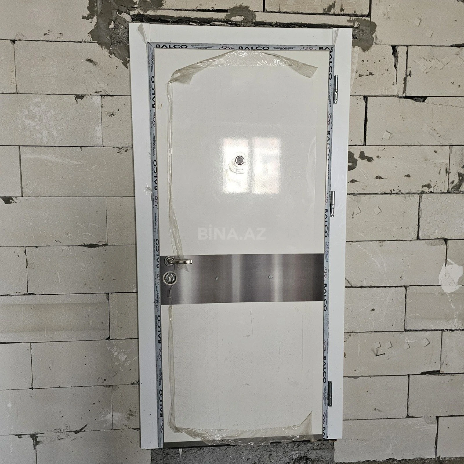 Satılır 2 otaqlı mənzil 88 m²