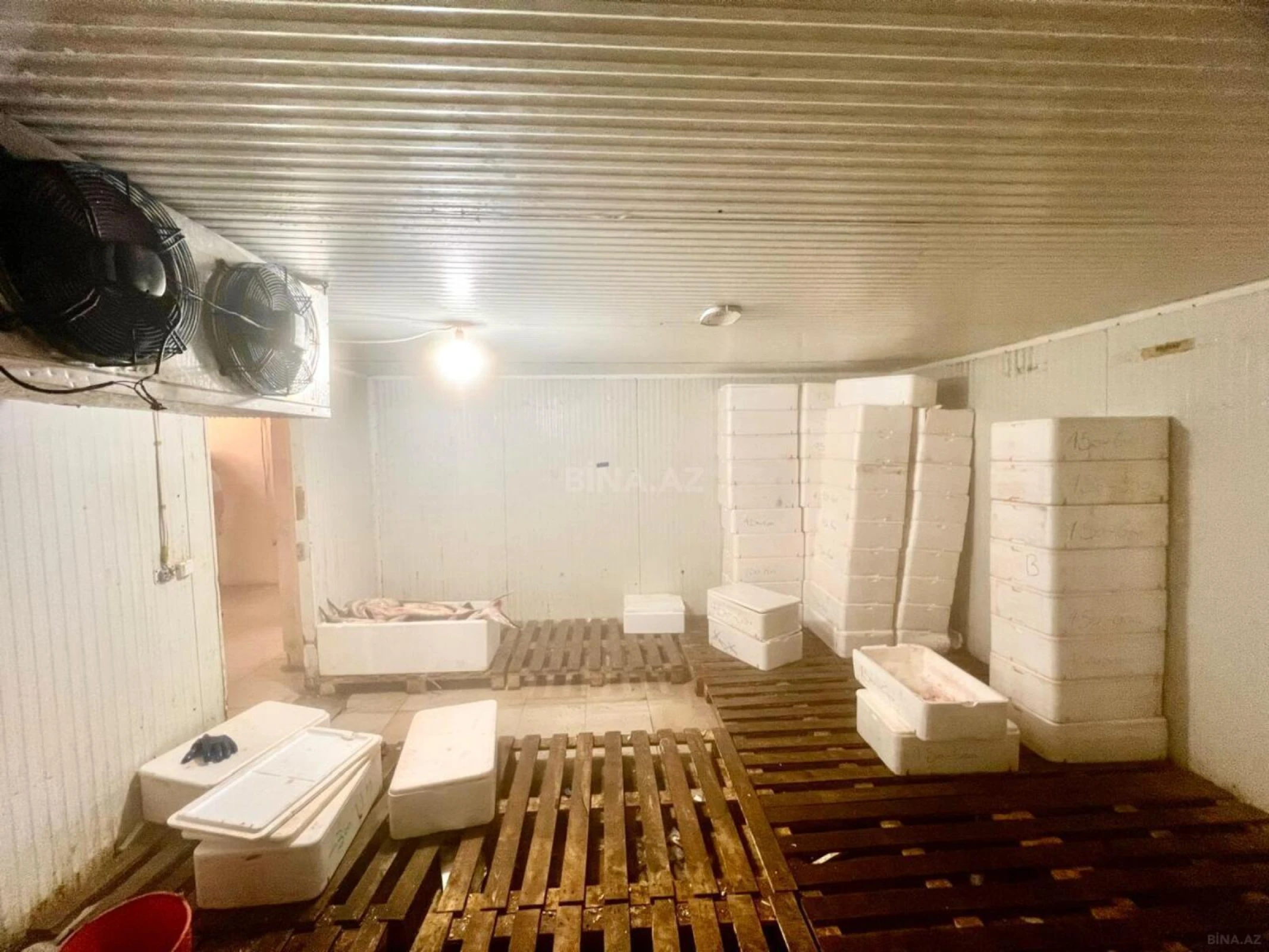 Kirayə verilir obyekt 215 m²