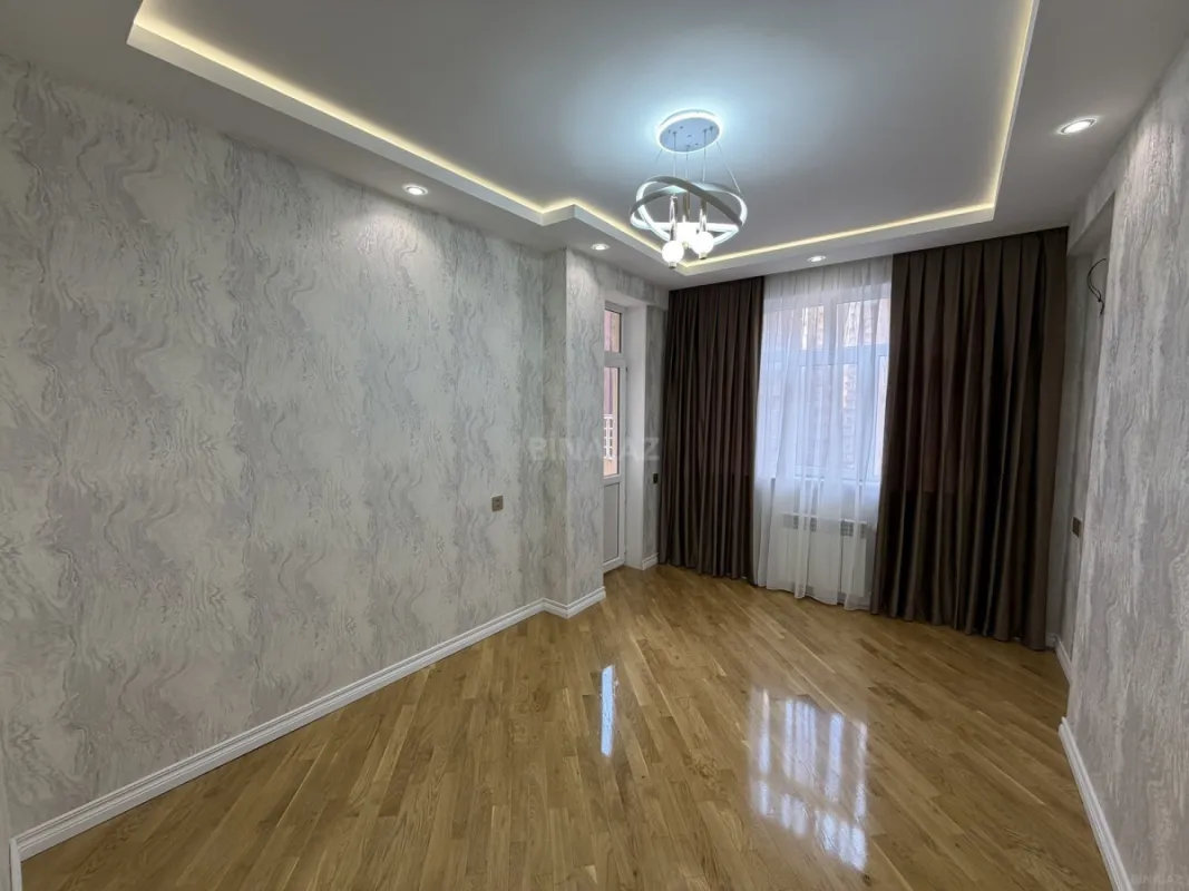 Satılır 3 otaqlı mənzil 110 m²