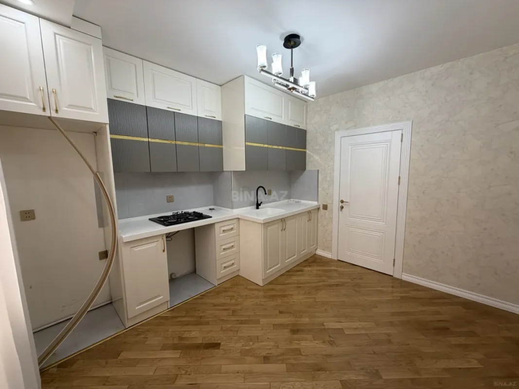 Satılır 3 otaqlı mənzil 110 m²