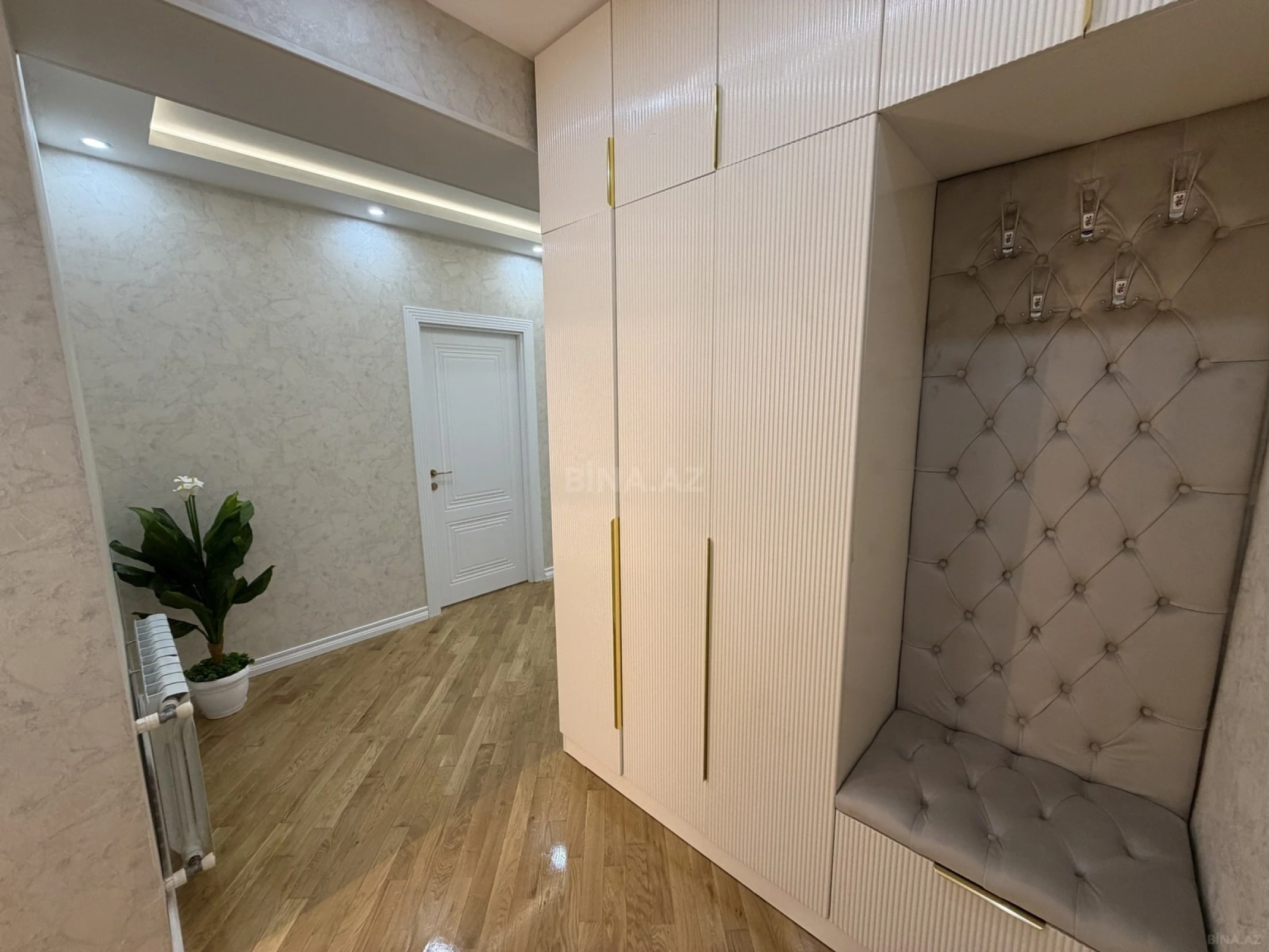Satılır 3 otaqlı mənzil 110 m²