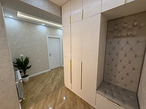 Satılır 3 otaqlı mənzil 110 m²