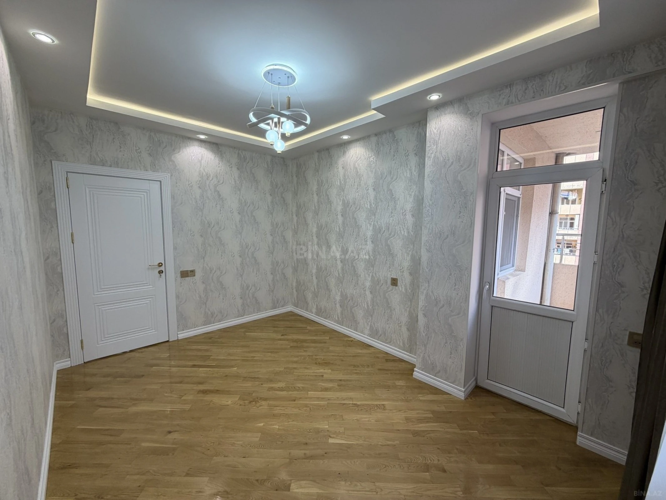 Satılır 3 otaqlı mənzil 110 m²
