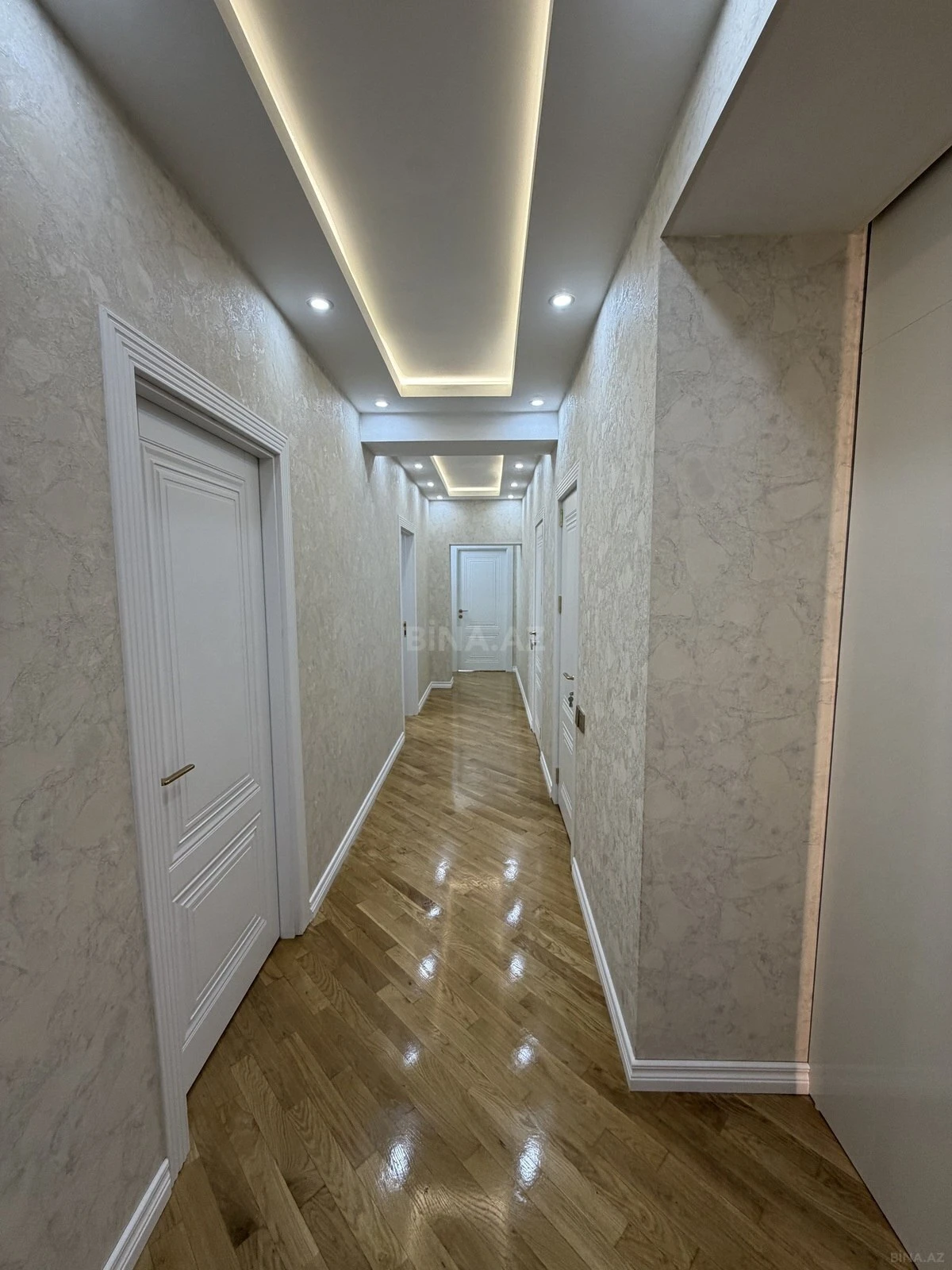 Satılır 3 otaqlı mənzil 110 m²