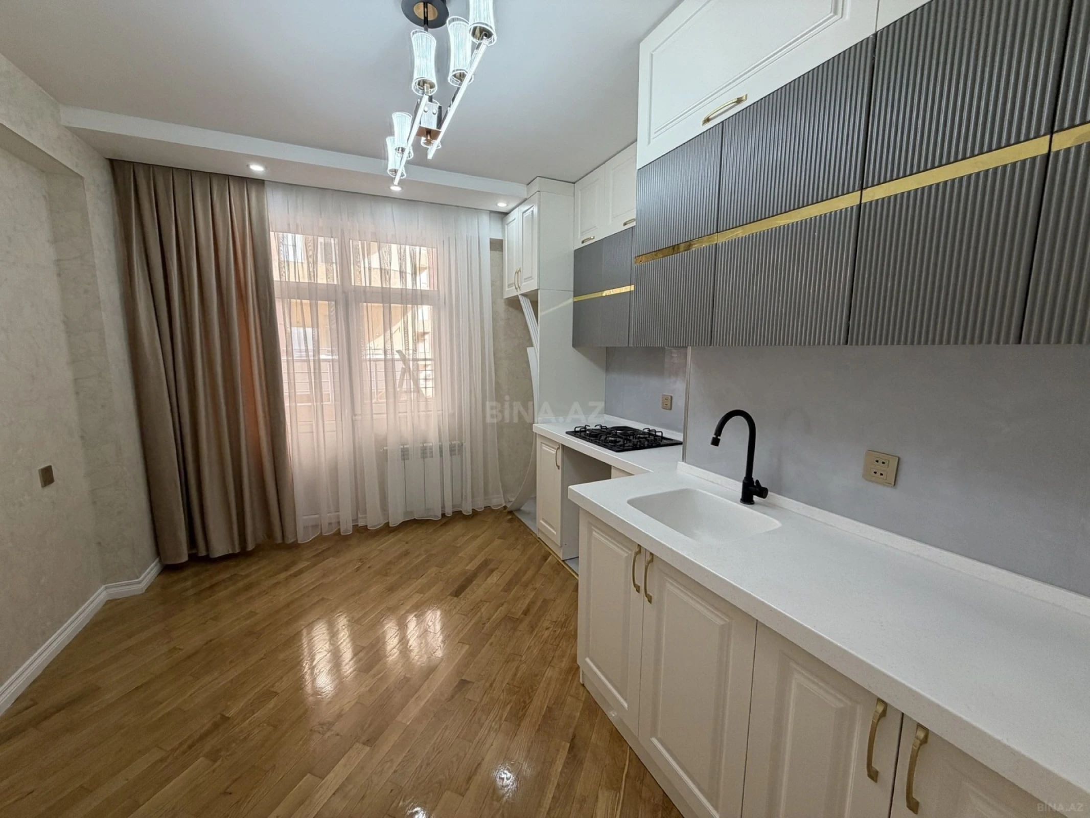 Satılır 3 otaqlı mənzil 110 m²