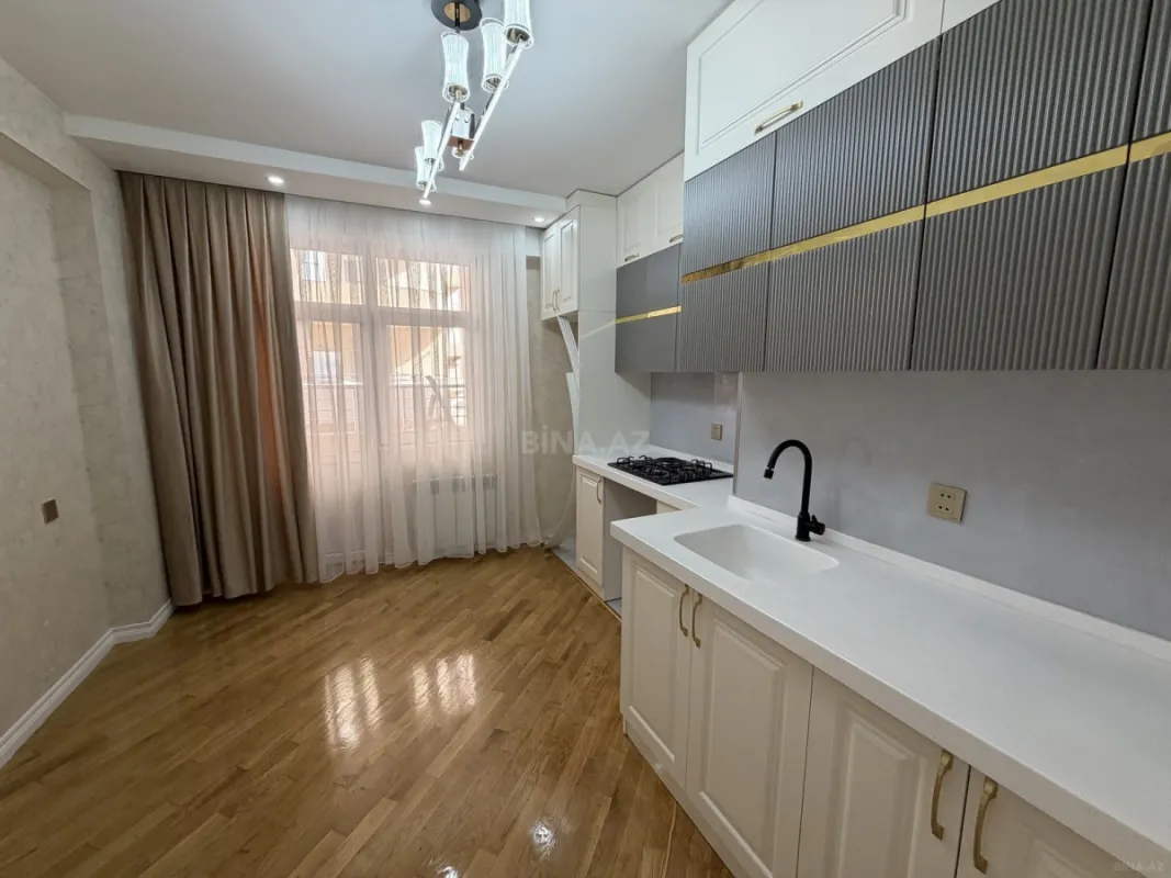 Satılır 3 otaqlı mənzil 110 m²
