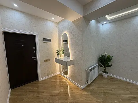 Satılır 3 otaqlı mənzil 110 m²