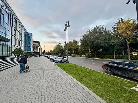 Kirayə verilir 4 otaqlı ofis 150 m² — Bakı 4 otaq 150.00 m²