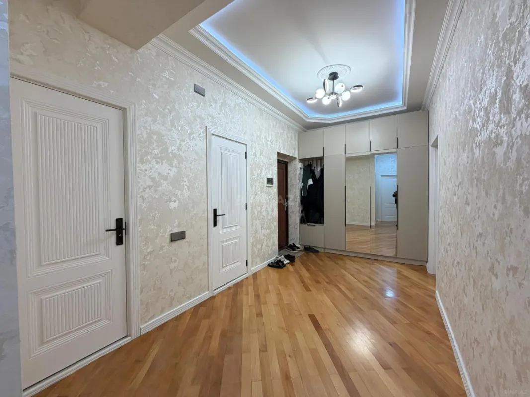 Satılır 3 otaqlı mənzil 103 m²