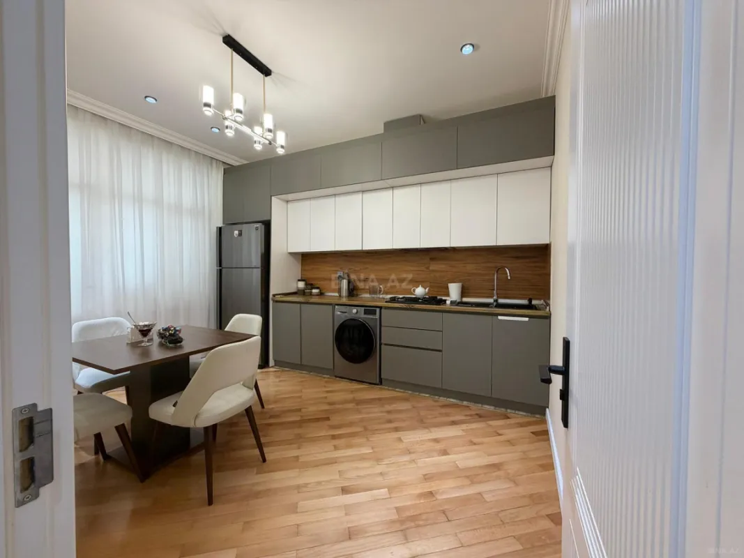 Satılır 3 otaqlı mənzil 103 m²