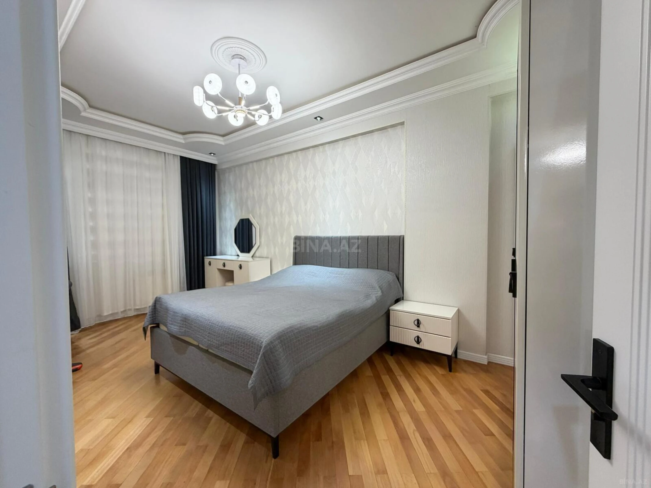 Satılır 3 otaqlı mənzil 103 m²