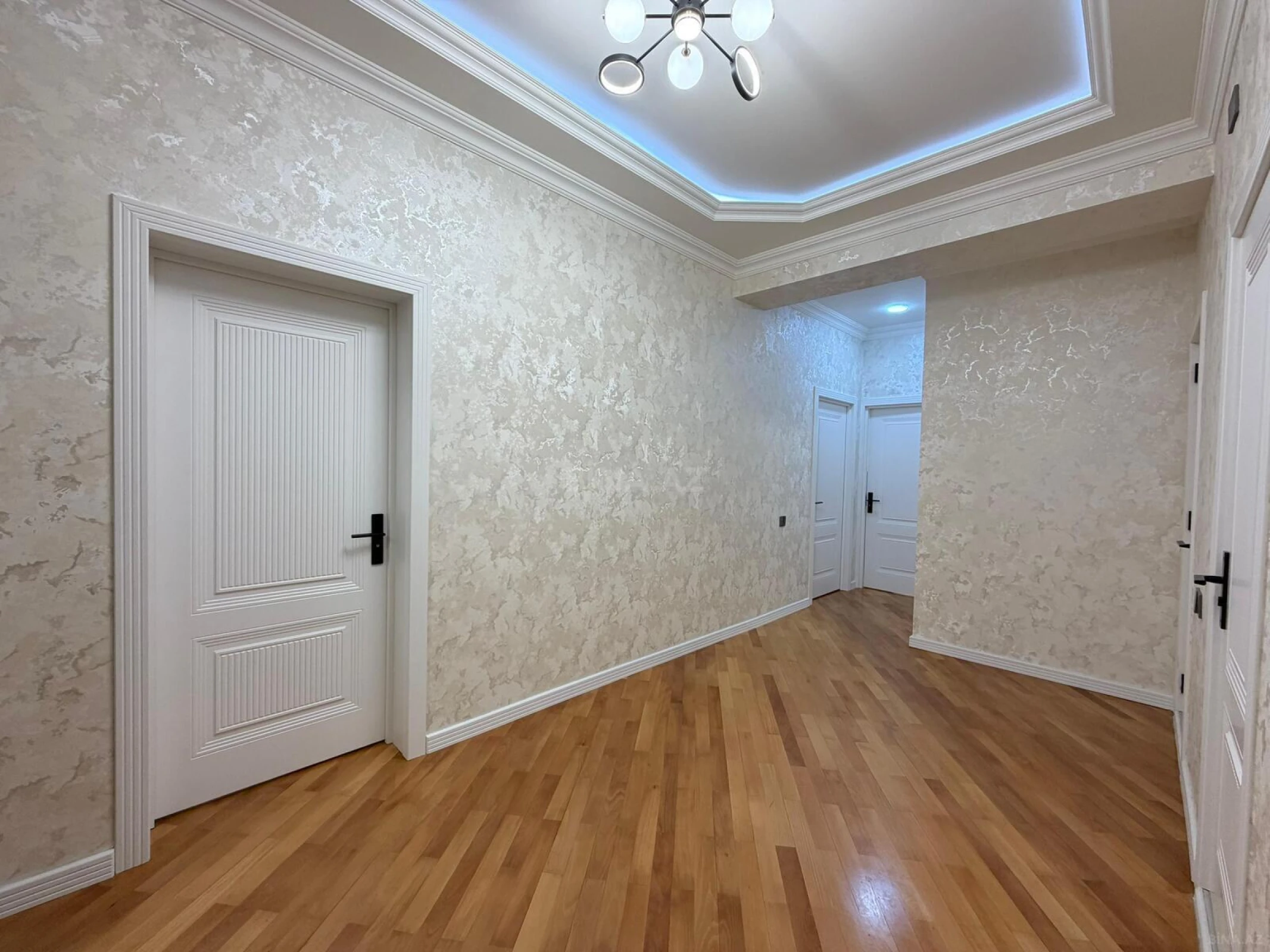 Satılır 3 otaqlı mənzil 103 m²