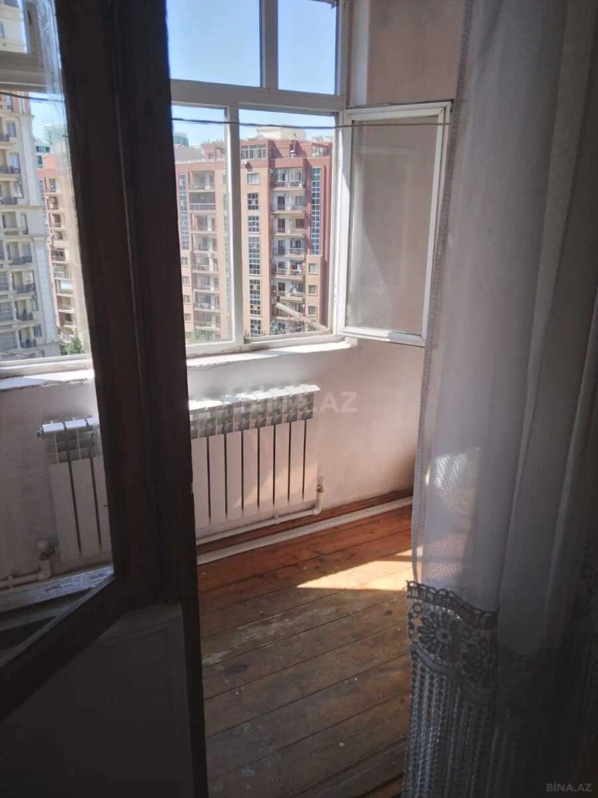 Satılır 2 otaqlı mənzil 70 m²