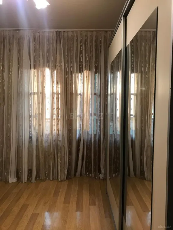 Kirayə verilir 5 otaqlı mənzil 110 m²