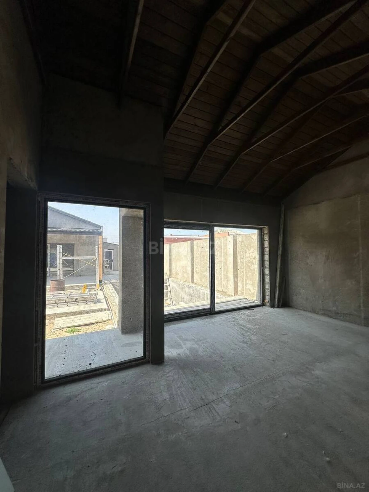 Satılır 4 otaqlı həyət evi 160 m²