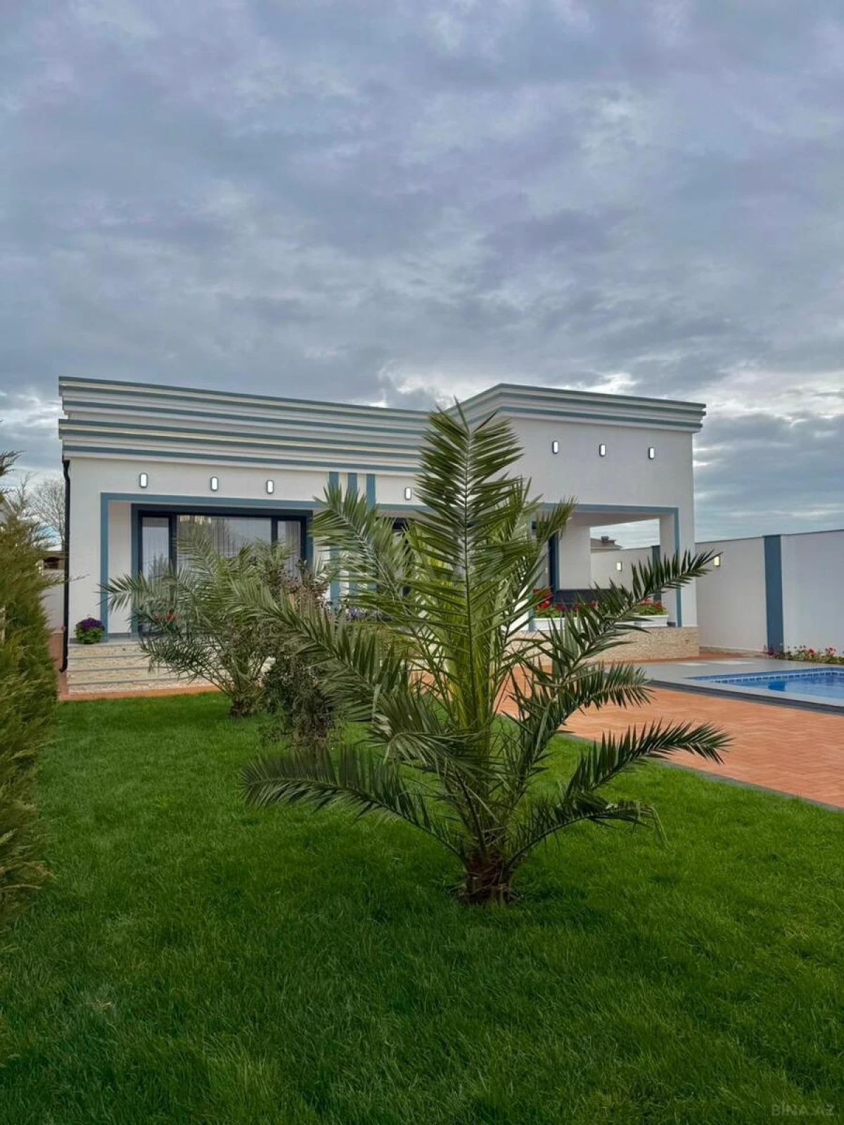 Satılır 4 otaqlı həyət evi 180 m²