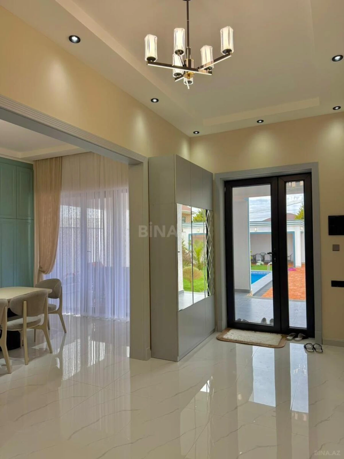 Satılır 4 otaqlı həyət evi 180 m²