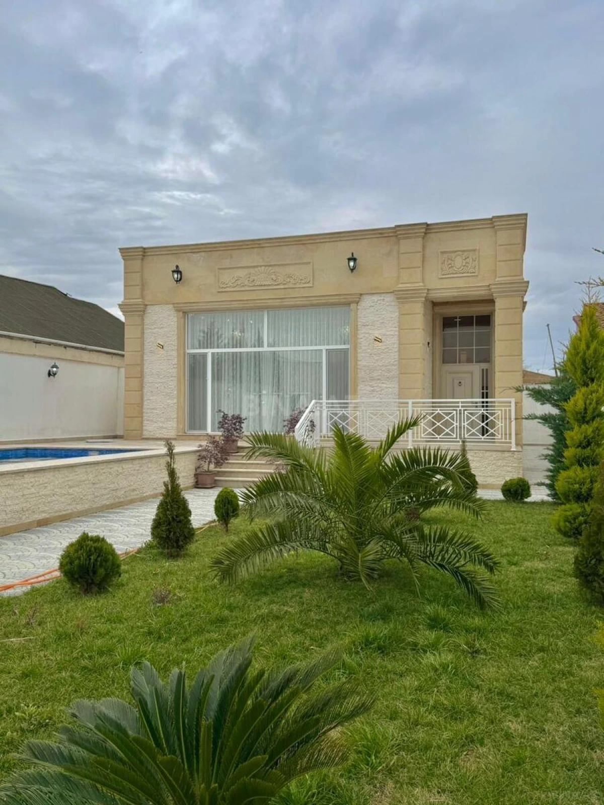 Satılır 4 otaqlı həyət evi 170 m²