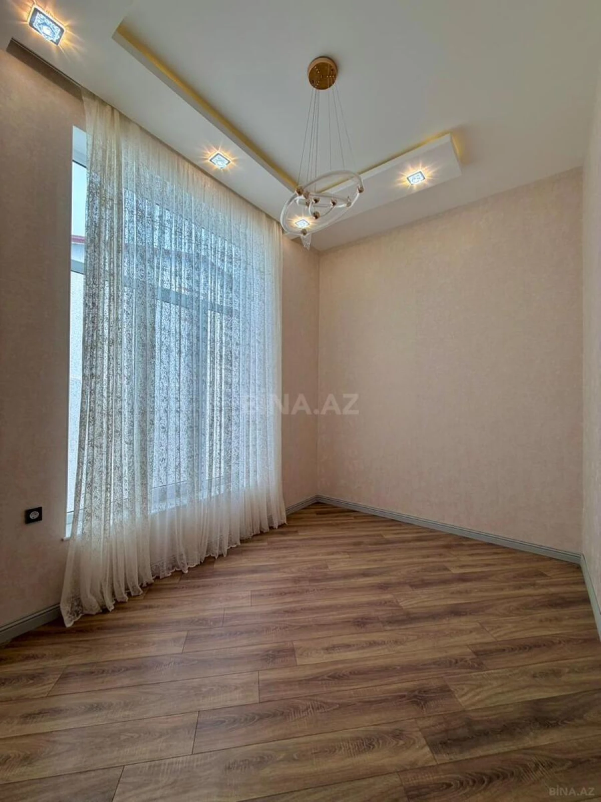 Satılır 4 otaqlı həyət evi 170 m²