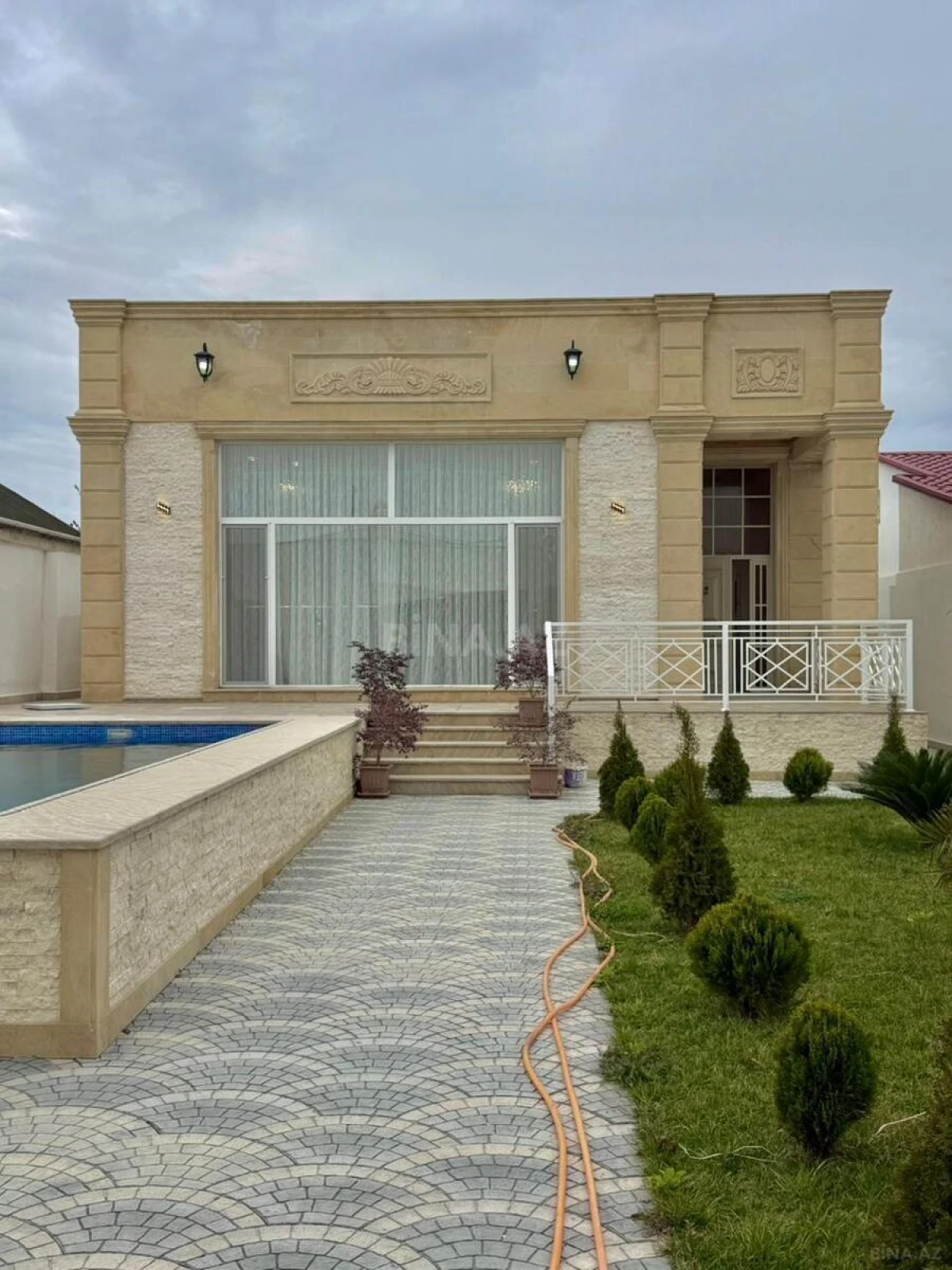 Satılır 4 otaqlı həyət evi 170 m²