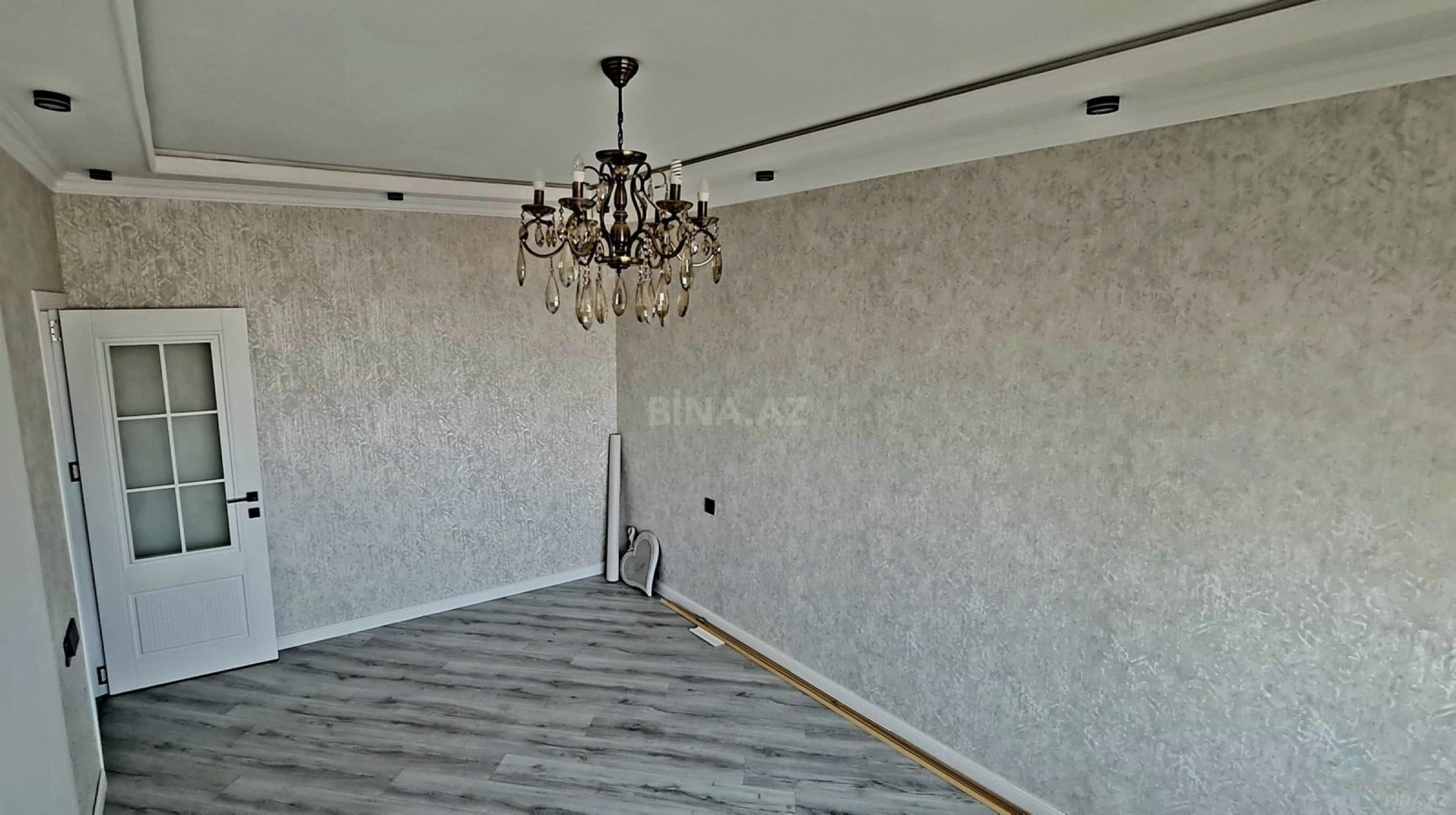 Satılır 2 otaqlı mənzil 67 m²