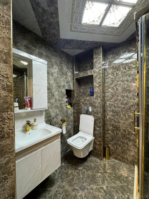 Kirayə verilir 3 otaqlı mənzil 150 m²