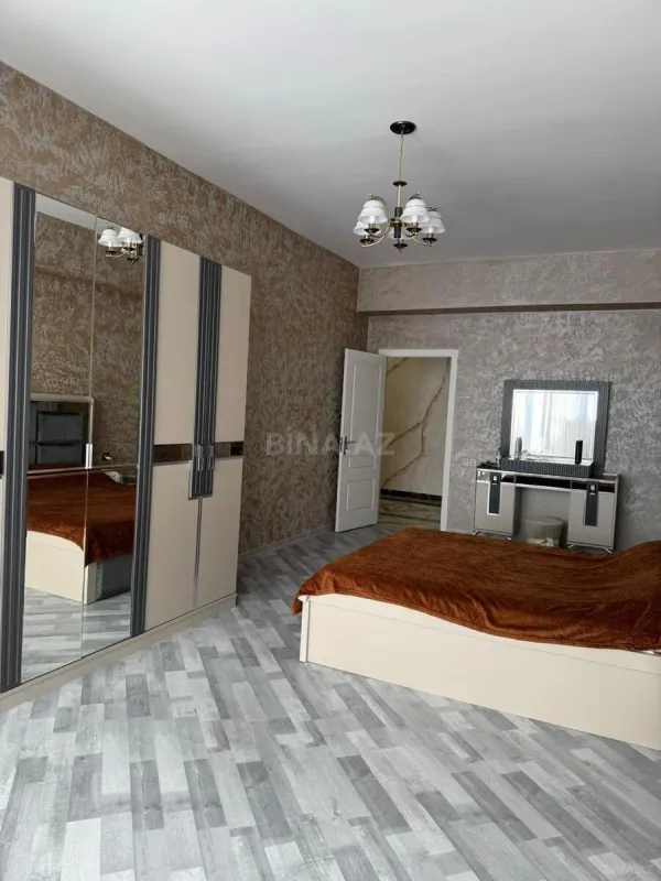 Kirayə verilir 3 otaqlı mənzil 150 m²