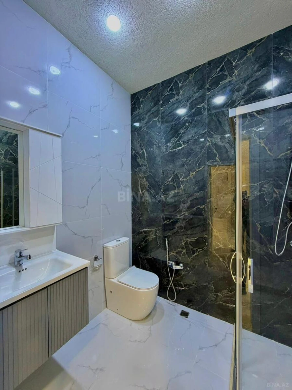 Satılır 4 otaqlı həyət evi 150 m²