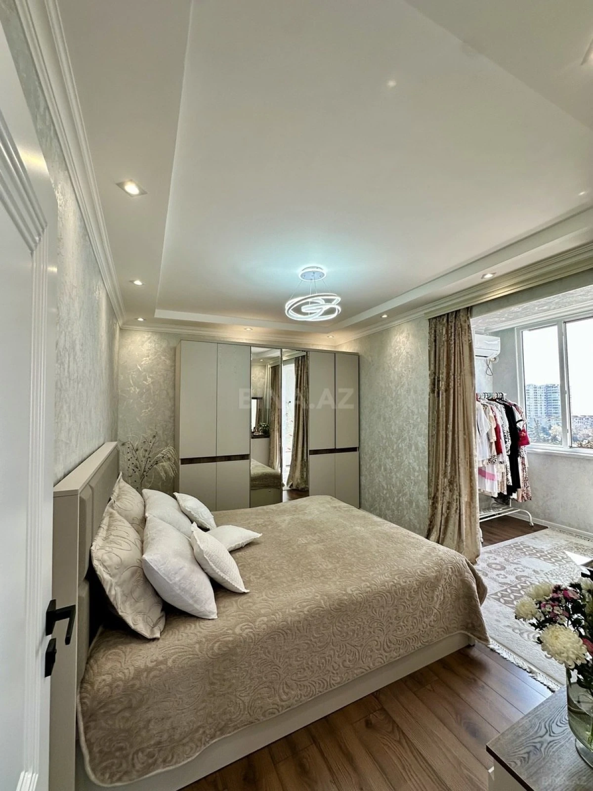 Satılır 2 otaqlı mənzil 61 m²