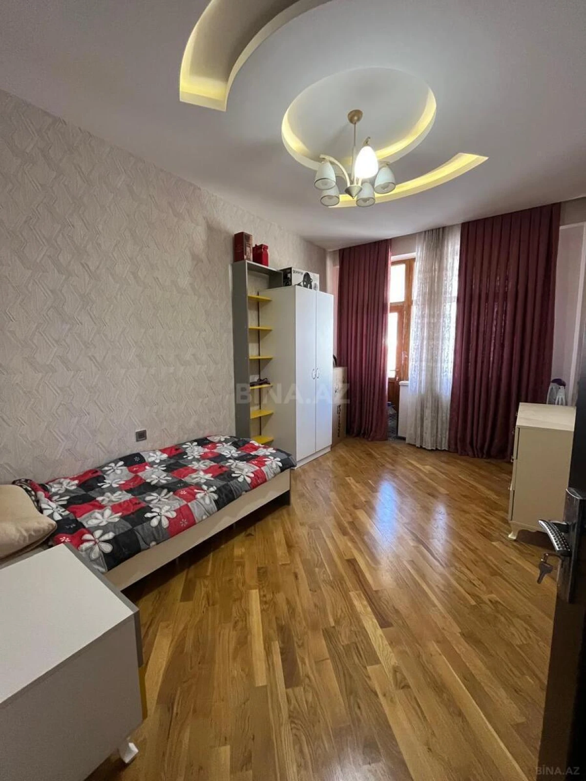 Kirayə verilir 3 otaqlı mənzil 115 m²