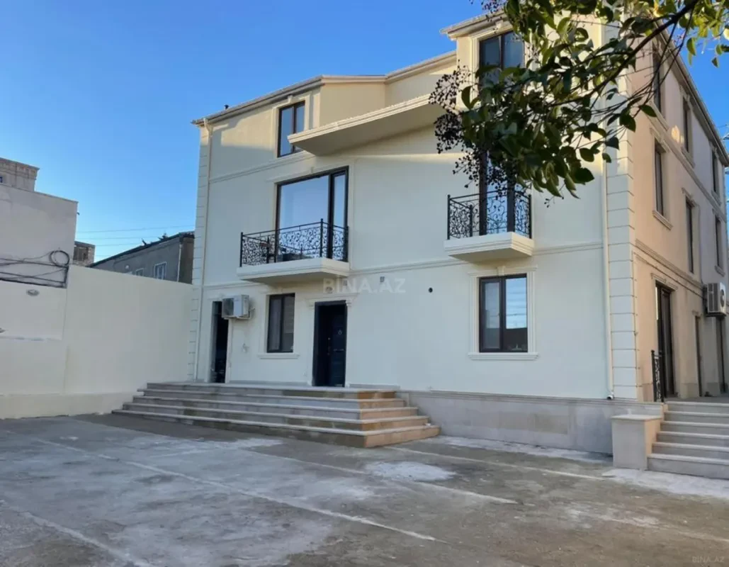 Satılır 7 otaqlı həyət evi 600 m²