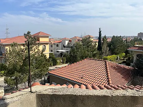 Satılır 7 otaqlı həyət evi 460 m²