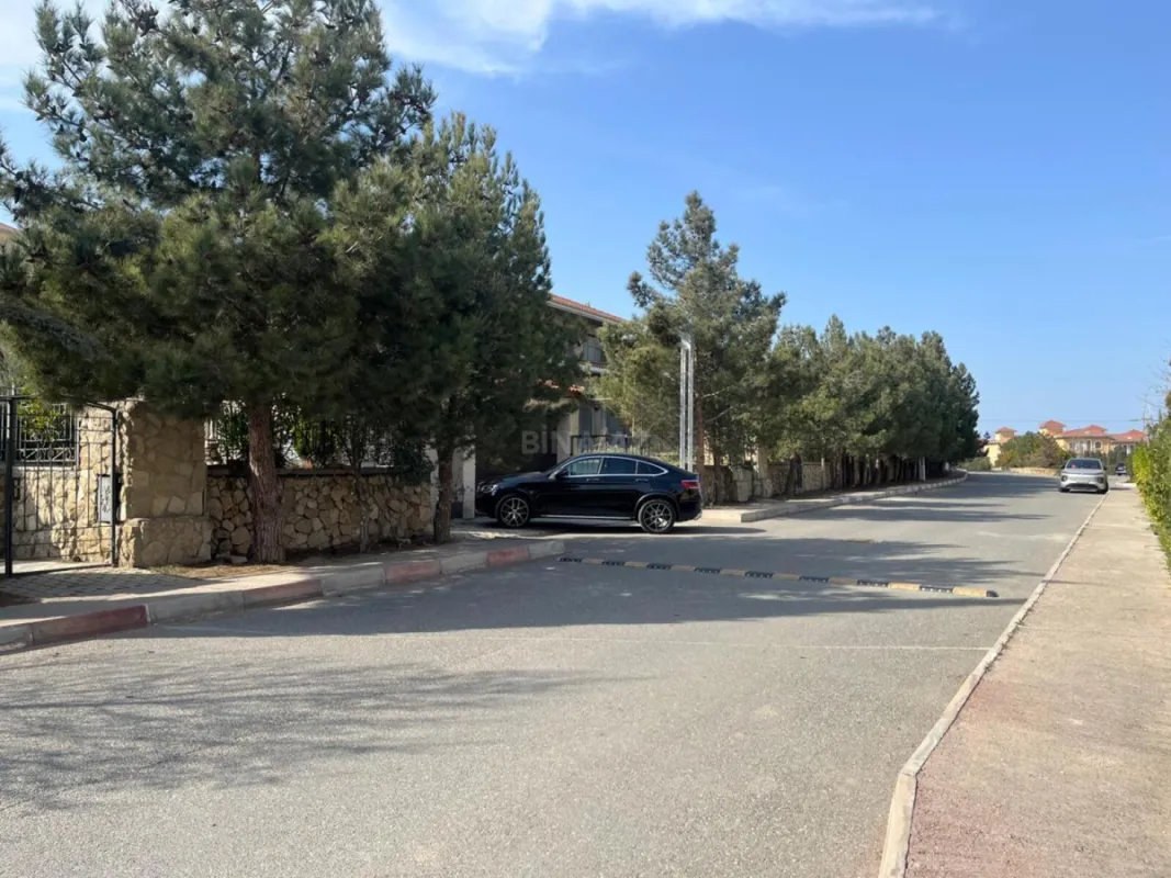 Satılır 7 otaqlı həyət evi 460 m²