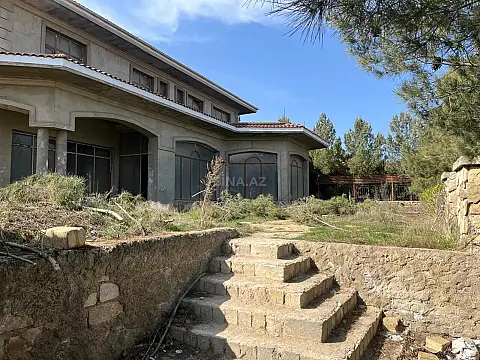 Satılır 7 otaqlı həyət evi 460 m²