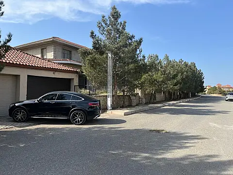 Satılır 7 otaqlı həyət evi 460 m²