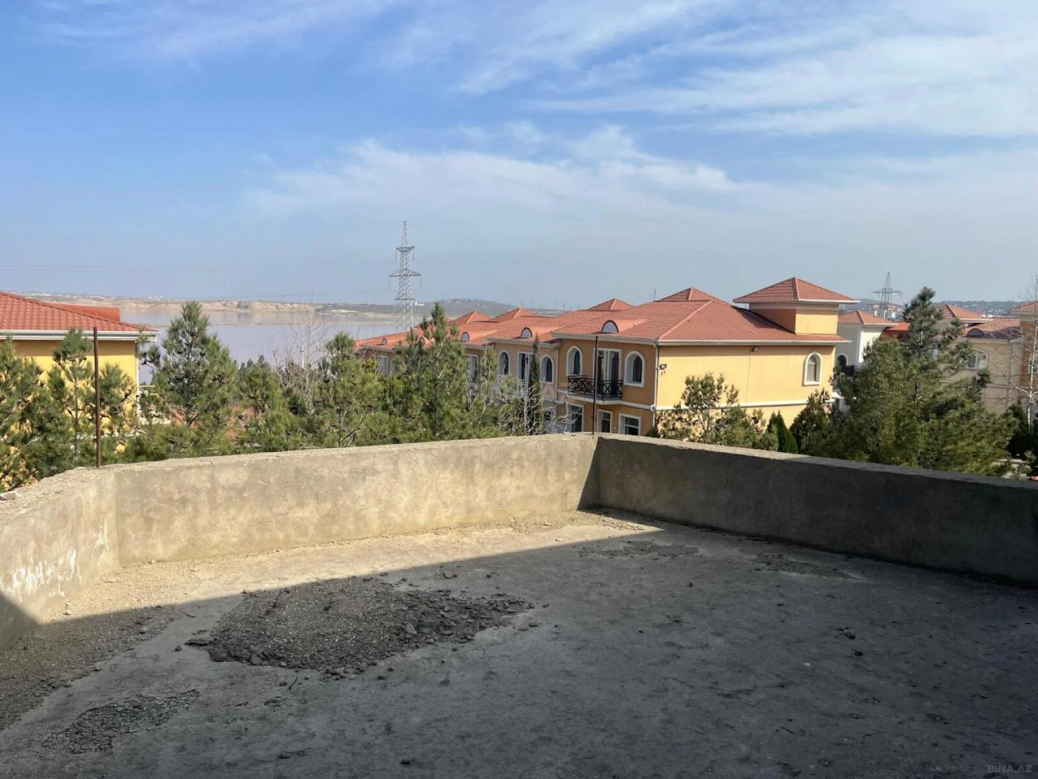 Satılır 7 otaqlı həyət evi 460 m²
