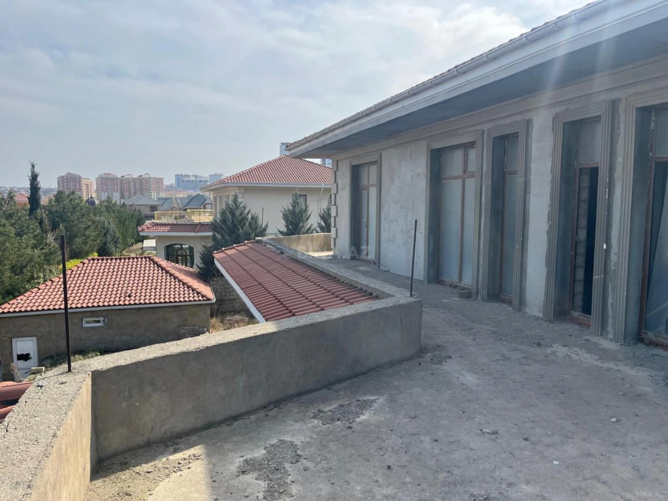 Satılır 7 otaqlı həyət evi 460 m²