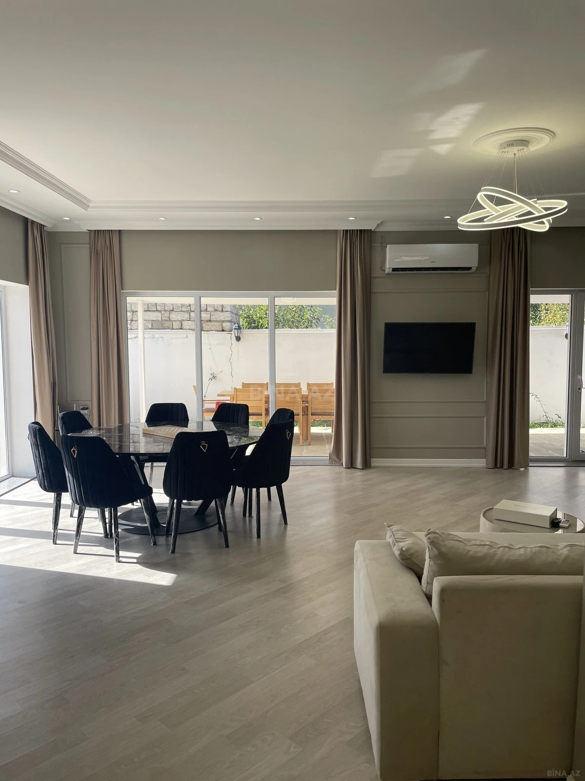 Kirayə verilir 6 otaqlı həyət evi 300 m²