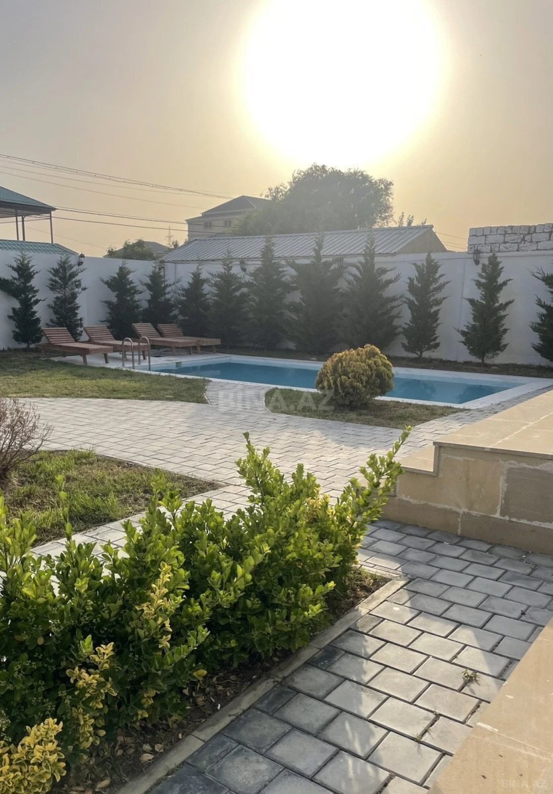 Kirayə verilir 6 otaqlı həyət evi 300 m²