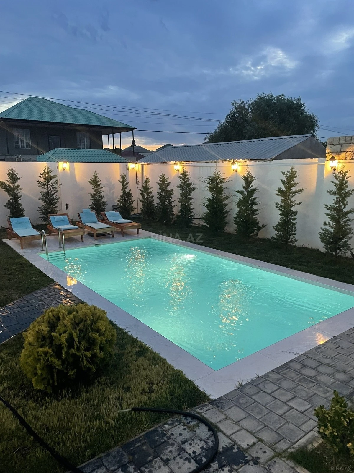 Kirayə verilir 6 otaqlı həyət evi 300 m²