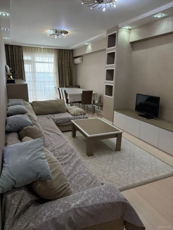 Kirayə verilir 3 otaqlı mənzil 130 m²