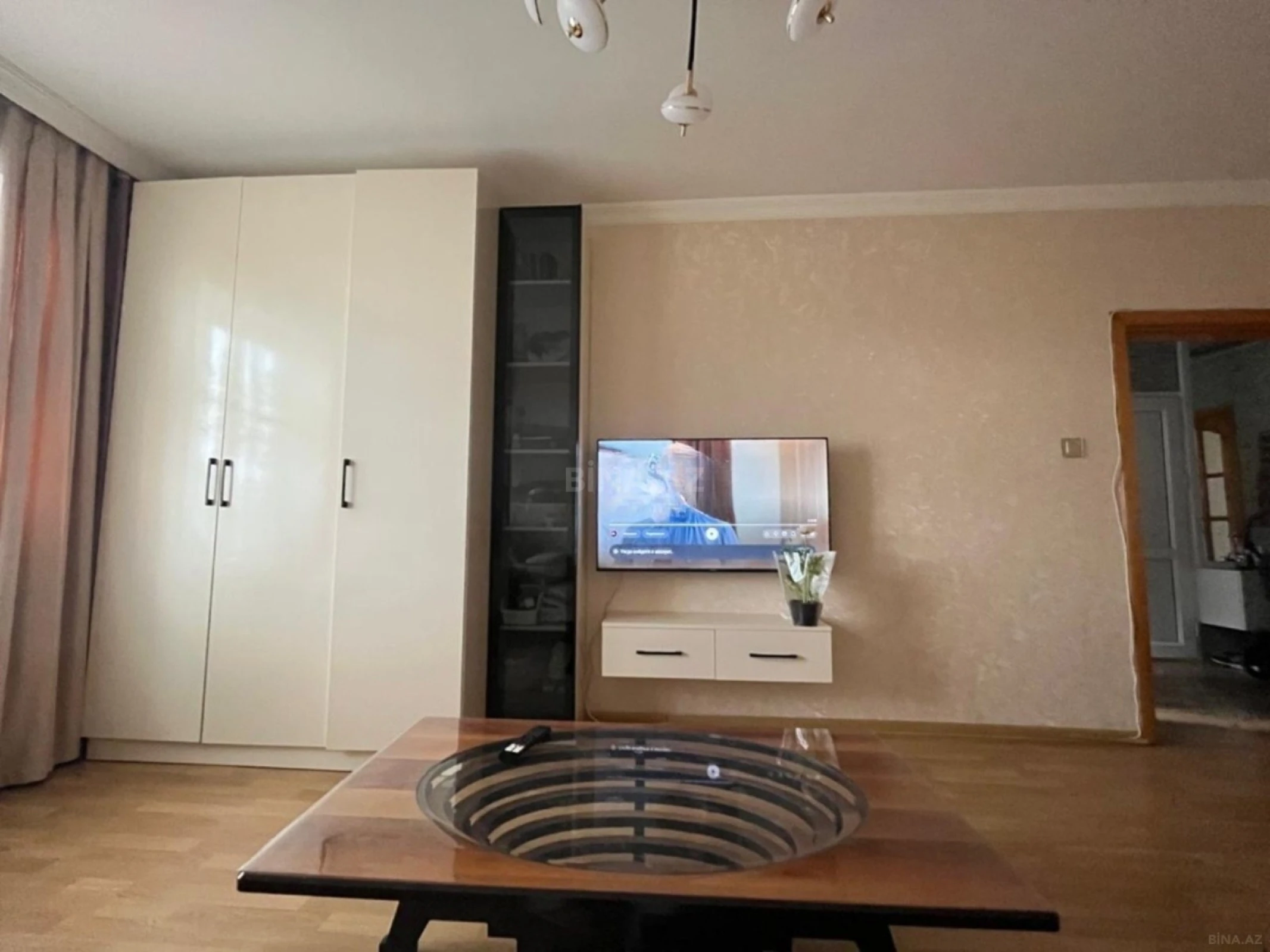 Satılır 2 otaqlı mənzil 70 m²