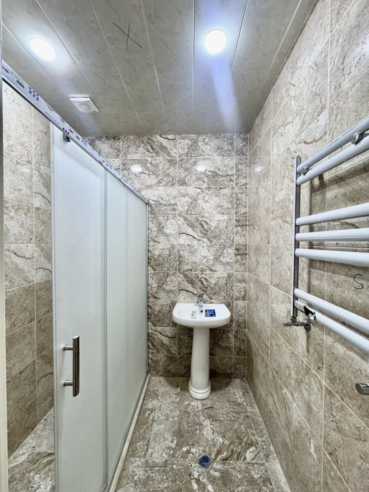 Kirayə verilir 3 otaqlı mənzil 125 m²