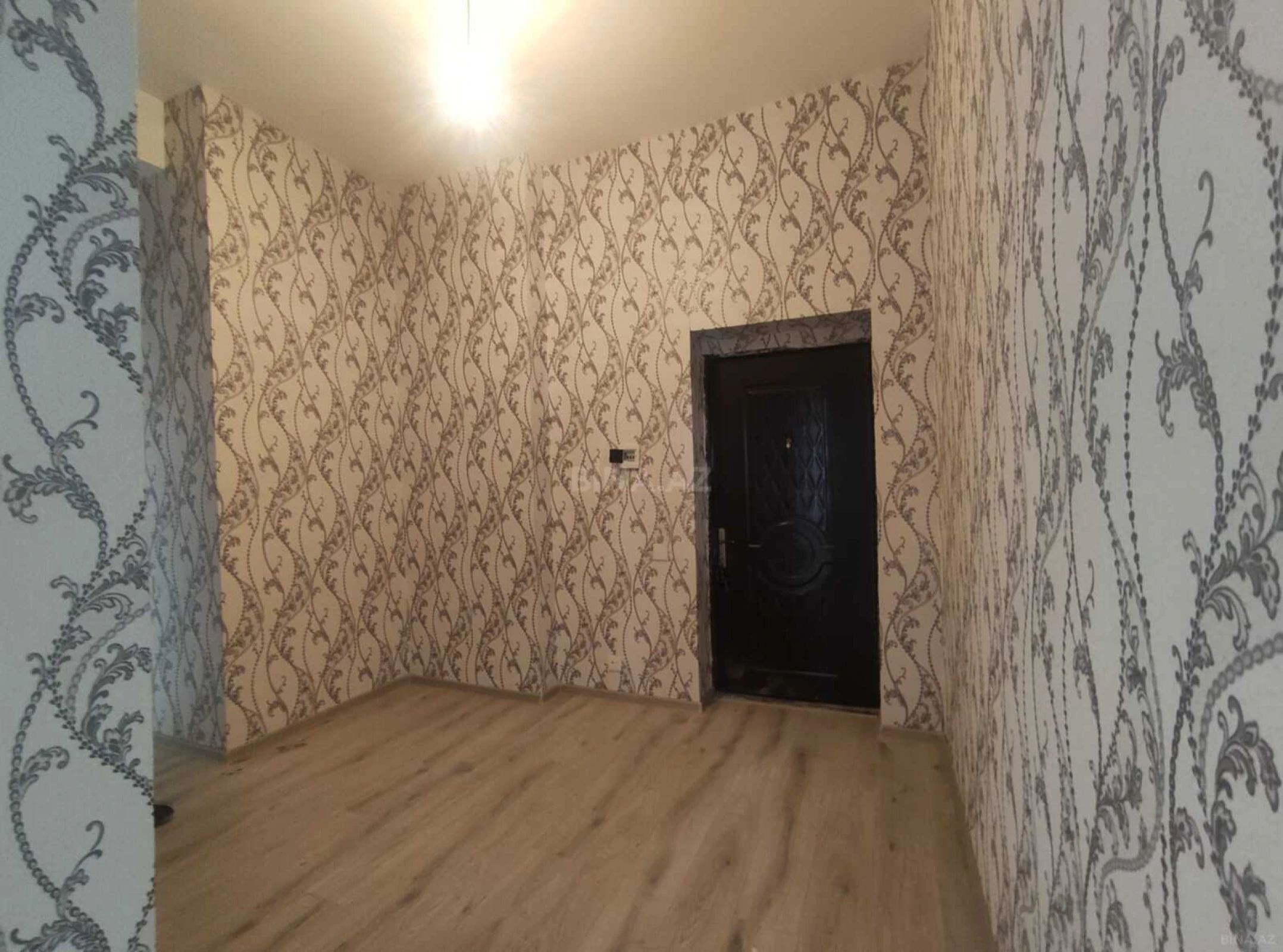 Satılır 2 otaqlı mənzil 98.4 m²