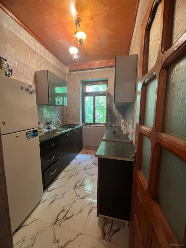 Satılır 10 otaqlı həyət evi 300 m²