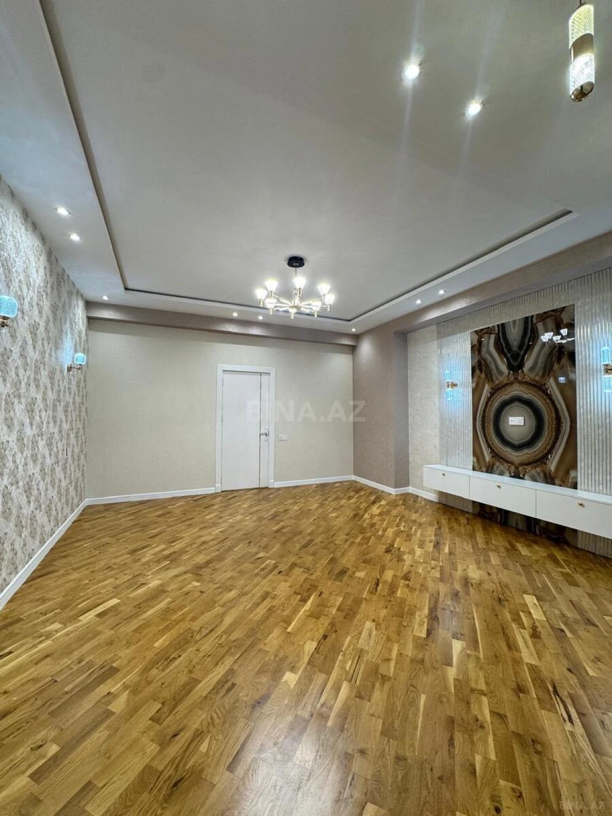 Satılır 3 otaqlı mənzil 115 m²